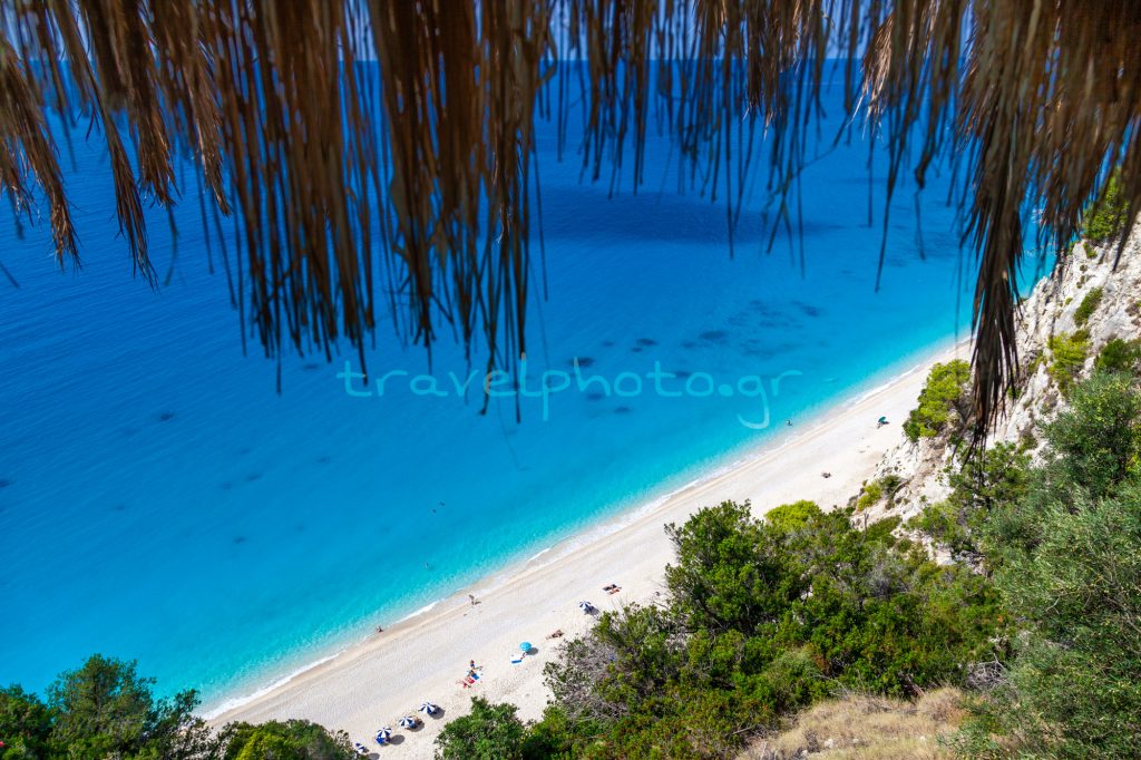 Η παραλία Εγκρεμνοί στη Λευκάδα πριν τον σεισμό του 2015