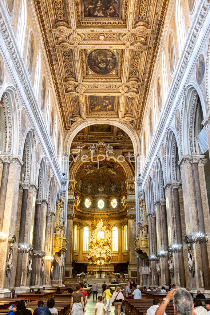 To Ντουόμο (Duomo ), ο καθεδρικός ναός της Νάπολης