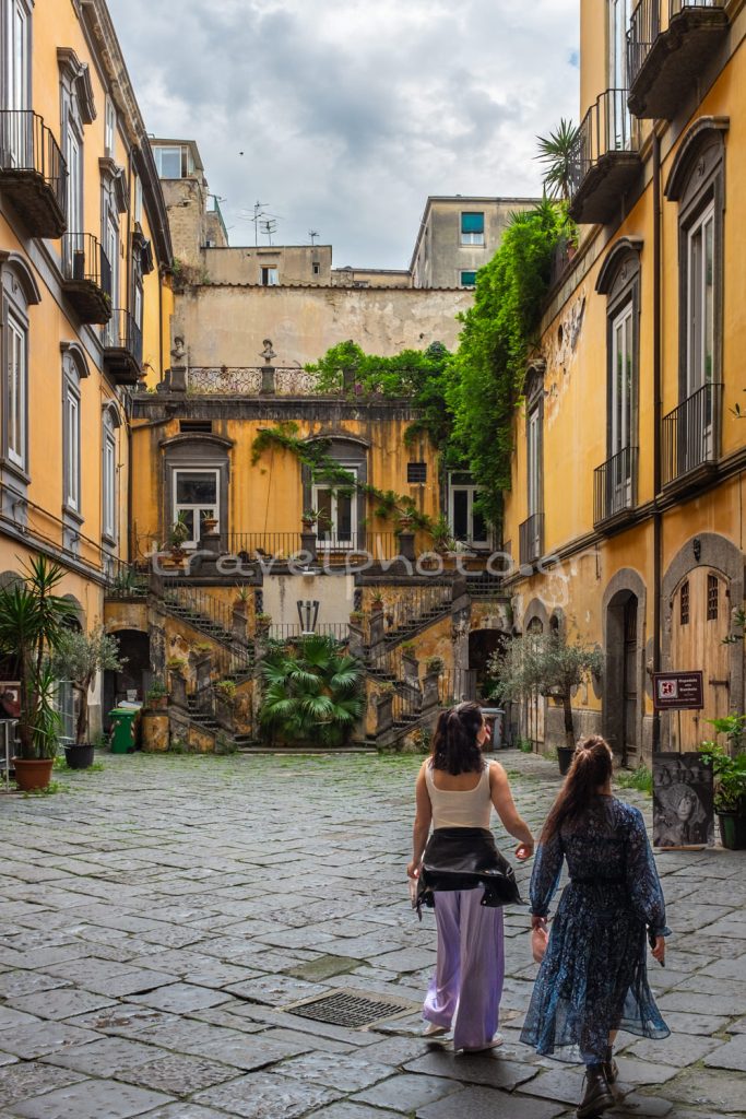 Περπατώντας στη Νάπολη θα βρείτε πολλές όμορφες γωνιές
