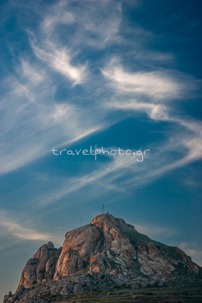 Ο επιβλητικός λόφος Εξώμβουργο