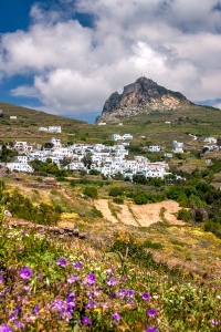 Λόφος Εξώμβουργο και χωριό Τριπόταμος