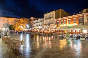 Στη κεντρική πλατεία της παλιάς πόλης του Ναυπλίου