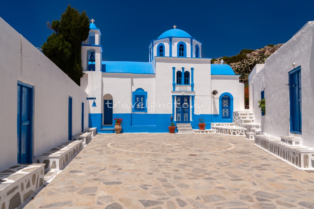 Η εκκλησία του Αϊ Γιώργη στις Χαδιές, στο νησί της Κάσου