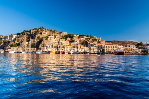 Dans la magnifique ville de Symi, dans le Dodécanèse