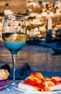 Le verre dans le port de Symi