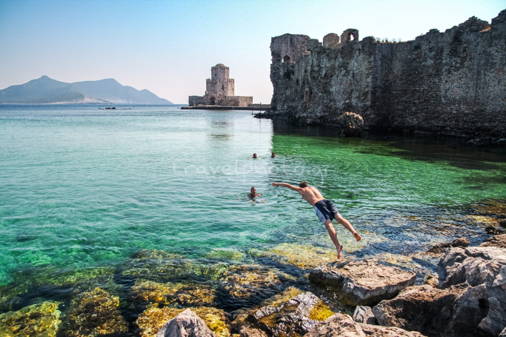 Κάστρο Μεθώνης Μεσσηνία βουτιά