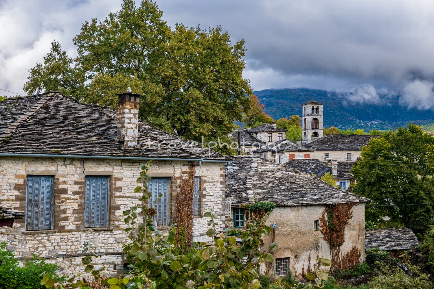 Το χωριό Δίλοφο και τα πέτρινα αρχοντικά του, Ζαγοροχώρια
