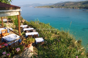 Με θέα τον Μεσσηνιακό κόλπο, Στούπα Μεσσηνίας