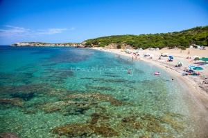 Σκύρος παραλία Άγιος Πέτρος κάμπινγκ ταβέρνα