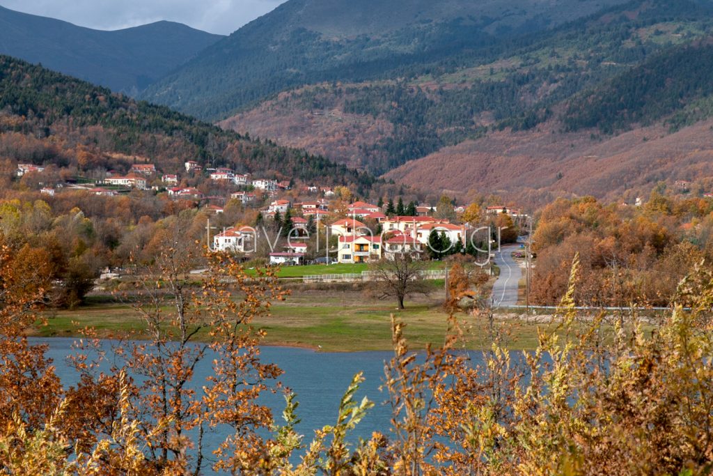 Καλύβια Πεζούλας, Λίμνη Πλαστήρα