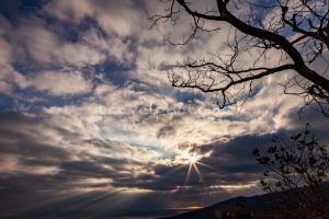 Ανατολή ηλίου στο Πήλιο, από την πλευρά του Αιγαίου