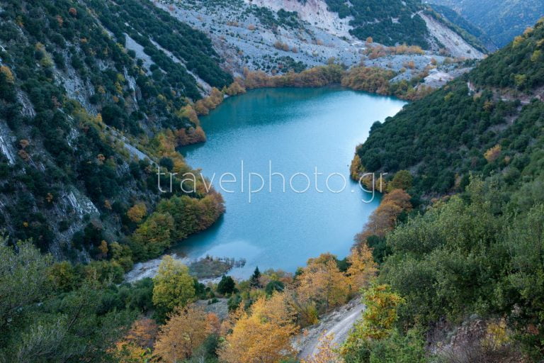 Stefaniada-limni-lake-travelphoto.gr
