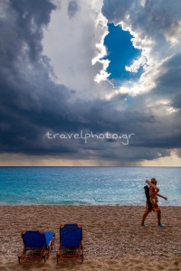 Παραλία και συννεφα στο Πόρτο Κατσίκι, Λευκάδα