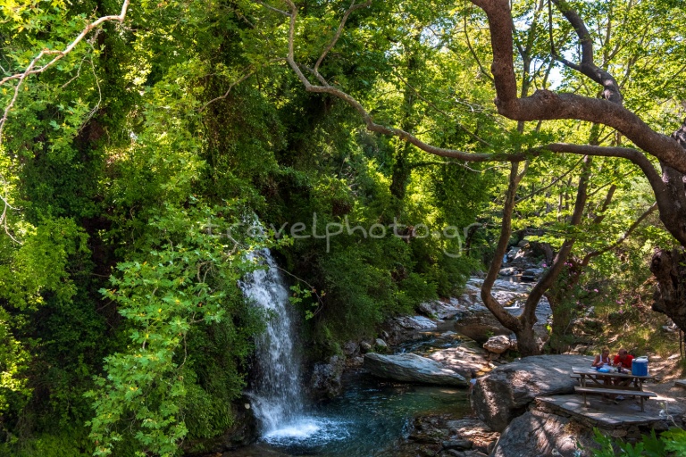 De waterval van Platanistos, in Karystia, gemeente Karystos, in het zuiden van Evia
