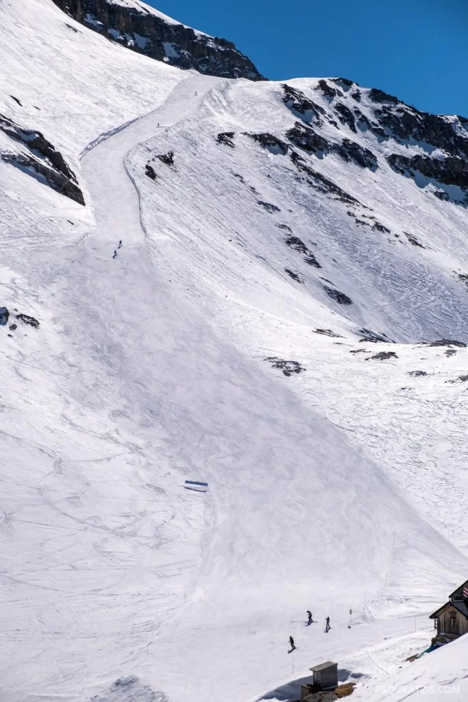 Glacier Red run Swiss Alps Vaud Valaisane ski station x