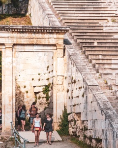 Είσοδος Μεγάλο-αρχαίο-θέατρο-Επιδαύρου