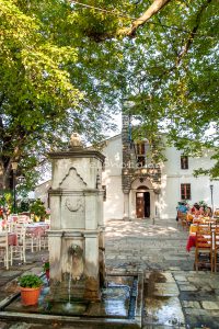 Τσαγκαράδα, πλατεία Αγίων Ταξιαρχών, Πηλιο