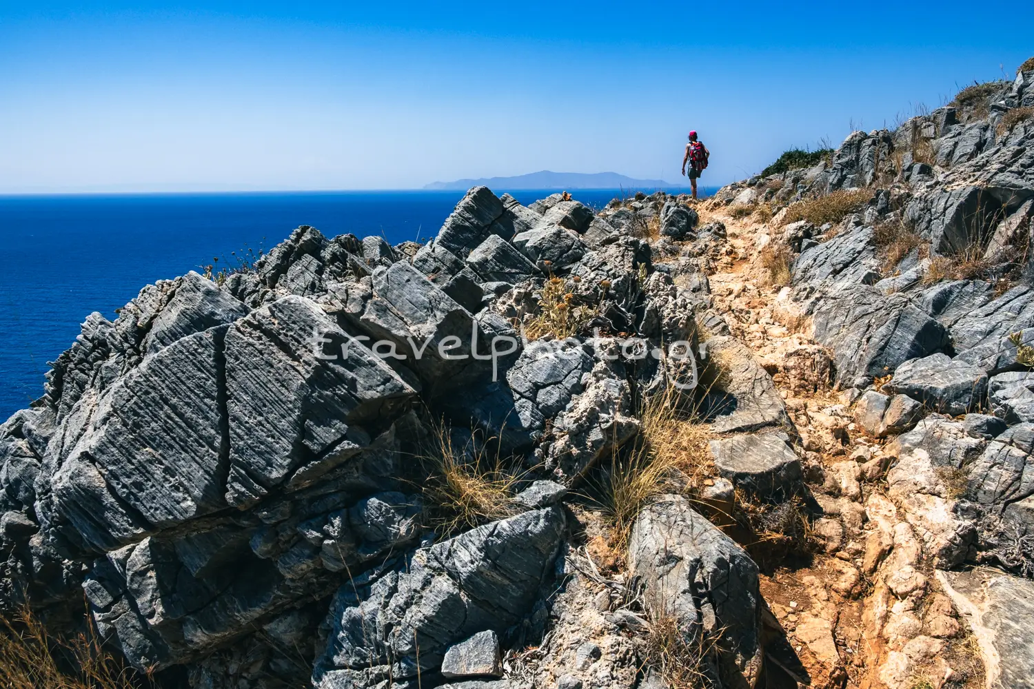 Διαδρομή για την ανοργάνωτη παραλία της Βαρβαρούσας