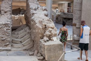 Ακρωτήρι προιστορικός οικισμός