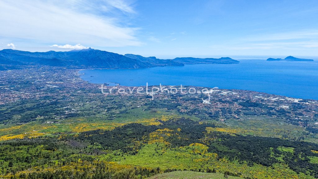 Vesuvius view to Pompeii