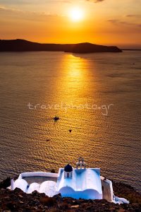 Σαντορίνη ηλιοβασίλεμα ημεροβίγλι ιστιοπλοϊκό