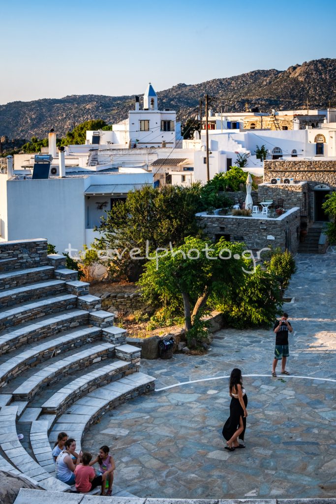 Υπαίθριο θέατράκι στον Βώλαξ ή Βώλακας Τήνου
